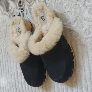 Ugg cloggs
